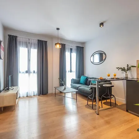 New -shared Pool & Solarium- 1a Apartment
